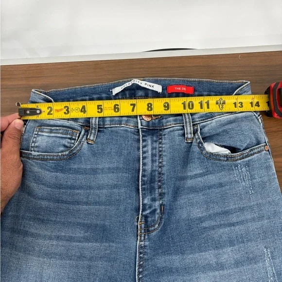 Celebrity Pink "The DG" High-Rise Style Jeans - Picture 4 of 7